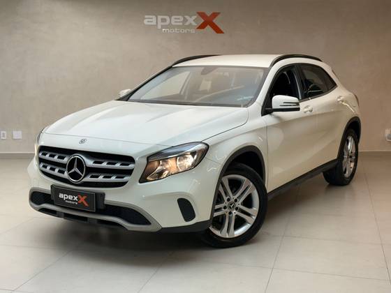 MERCEDES-BENZ GLA 200 1.6 CGI FLEX STYLE 7G-DCT MERCEDES-BENZ GLA 200 1.6 CGI FLEX STYLE 7G-DCT